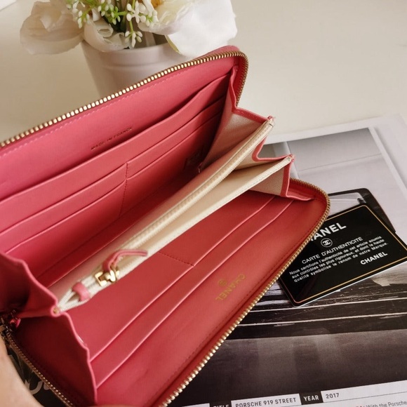 Chanel Zipper Long Wallet Valentine Limited Edition - Picture 3 of 7